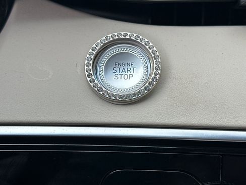 Used 2023 Genesis GV70 2.5T w/ Select Package image 33