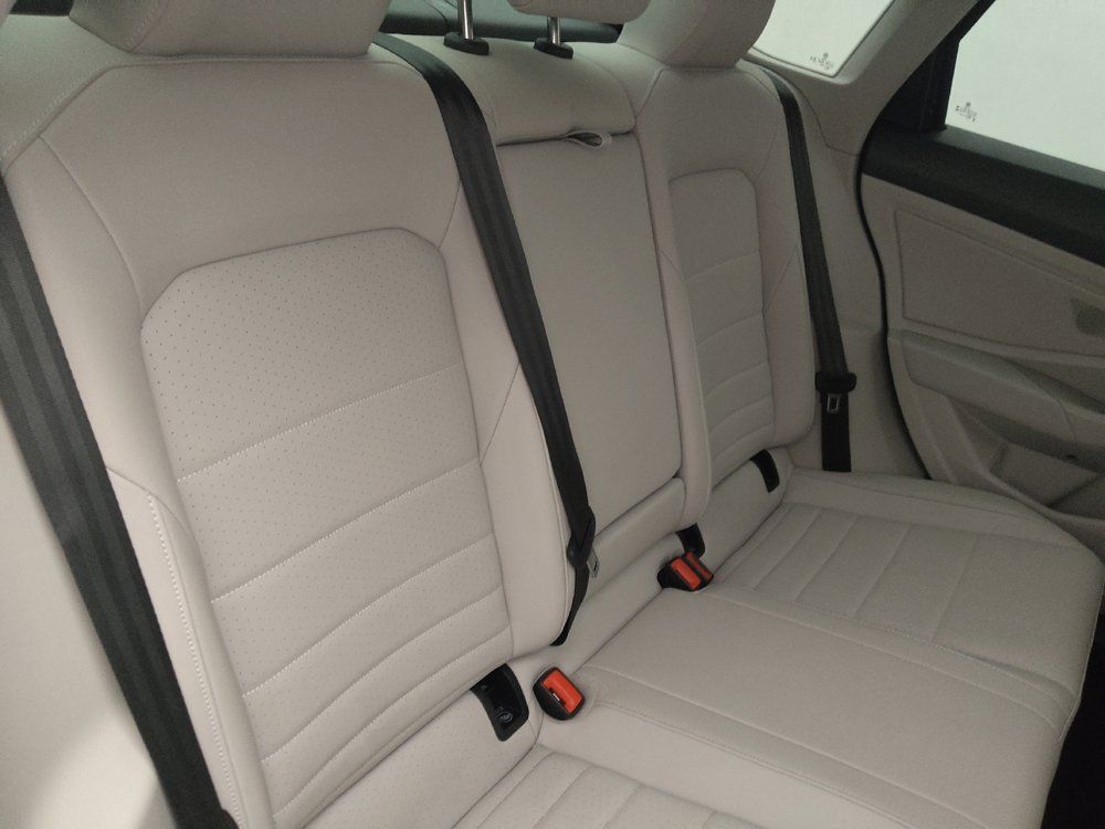 Used 2024 Volkswagen Jetta SE w/ Panoramic Sunroof Package FWD image 19
