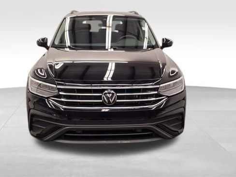 Used 2024 Volkswagen Tiguan S image 2