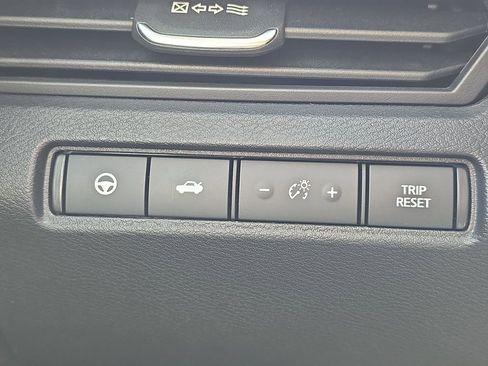 Used 2020 Nissan Altima 2.5 Platinum image 21