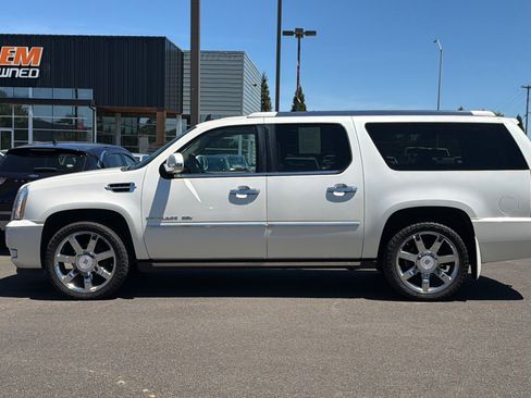 Used 2011 Cadillac Escalade ESV Premium AWD/4WD image 9