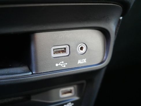 Used 2020 Chrysler Pacifica Touring-L Plus FWD image 31