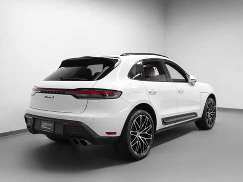 Certified 2024 Porsche Macan S AWD/4WD image 10