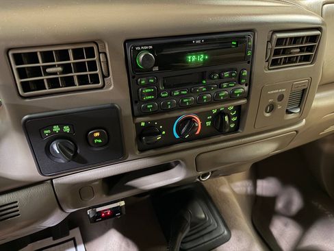 Used 2002 Ford F250 Lariat AWD/4WD image 13