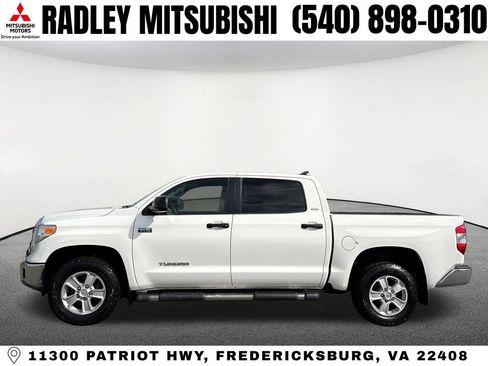 Used 2014 Toyota Tundra SR5 w/ SR5 Upgrade Package AWD/4WD image 17