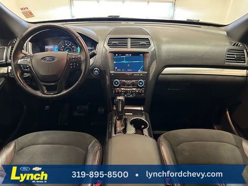 Used 2019 Ford Explorer XLT w/ Equipment Group 202A image 9