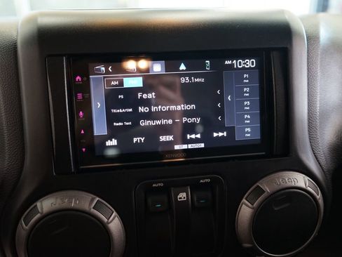 Used 2017 Jeep Wrangler Sport AWD/4WD image 29
