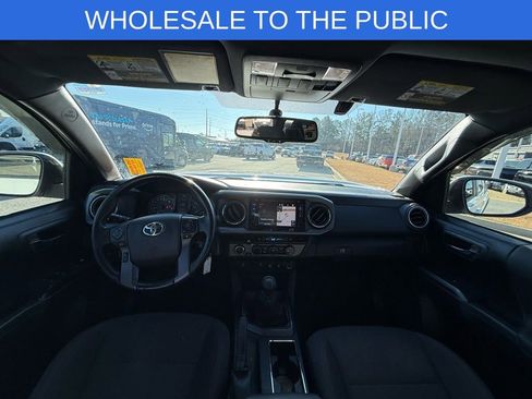 Used 2016 Toyota Tacoma TRD Off-Road w/ Premium & Technology Package image 11