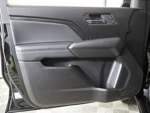 New 2025 Chevrolet Colorado LT w/ LT Convenience Package RWD image 12