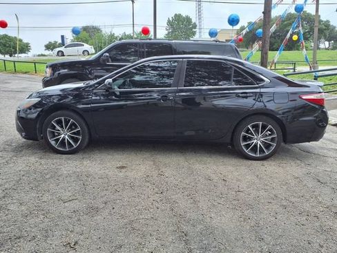 Used 2017 Toyota Camry XSE FWD image 4