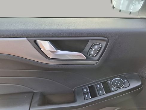 Used 2023 Ford Escape SE FWD image 29