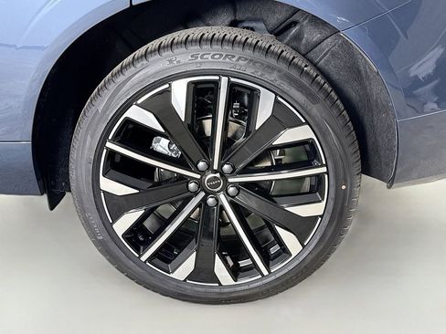 New 2026 Volvo XC60 B5 Ultra w/ Climate Package PRO image 32