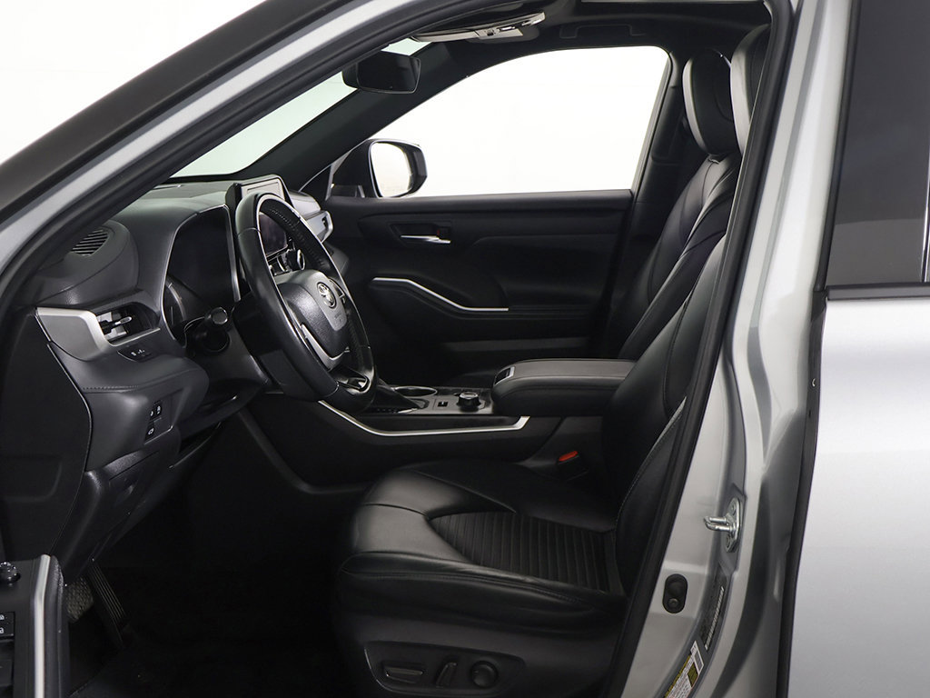 Used 2023 Toyota Highlander XSE AWD/4WD image 27
