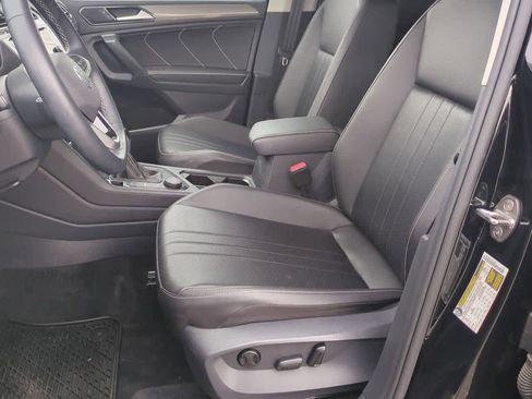 Used 2022 Volkswagen Tiguan SE image 15