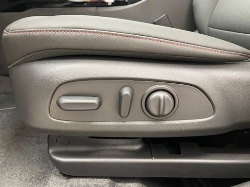 New 2026 Chevrolet Trax RS w/ Sunroof Package FWD image 10