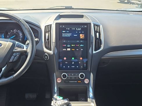 Used 2024 Ford Edge Titanium AWD/4WD image 17