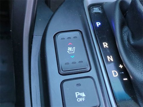 Used 2017 Hyundai Santa Fe Sport image 23