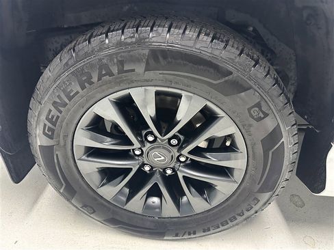 Used 2023 Lexus GX 460 Premium image 17