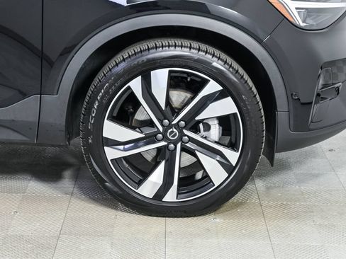 Certified 2025 Volvo XC40 B5 Ultra AWD/4WD image 40