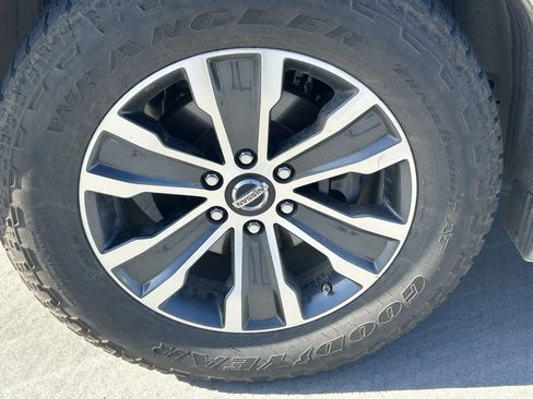 Used 2020 Nissan Armada SL w/ Premium Package image 7