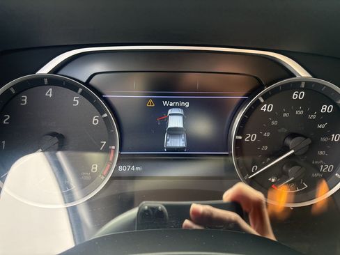 Certified 2024 Nissan Frontier SV w/ Technology Package AWD/4WD image 3