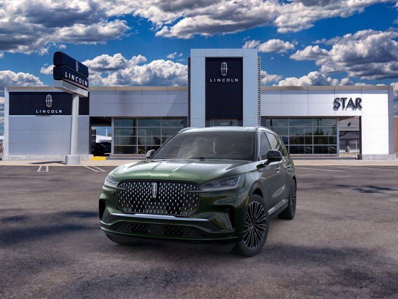 Used 2026 Lincoln Aviator Black Label AWD/4WD image 2