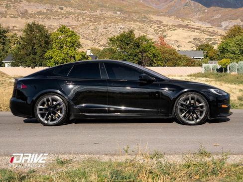 Used 2021 Tesla Model S Plaid image 9