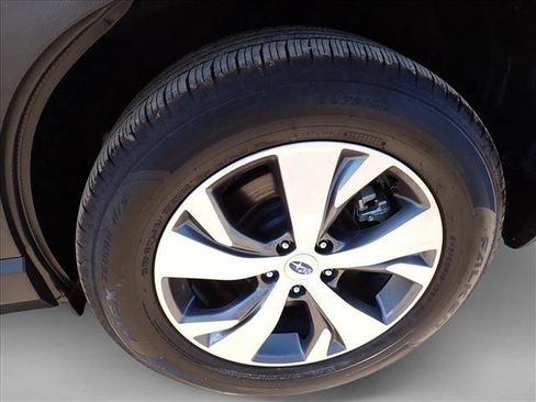 Used 2025 Subaru Ascent Premium AWD/4WD image 7