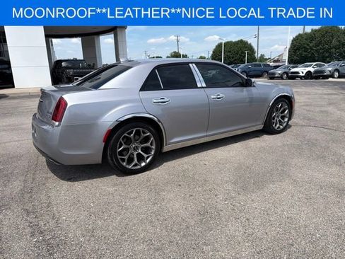 Used 2018 Chrysler 300 S w/ 300S Premium Group RWD image 12