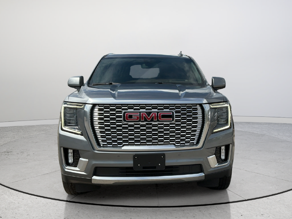 Used 2022 GMC Yukon Denali RWD image 2