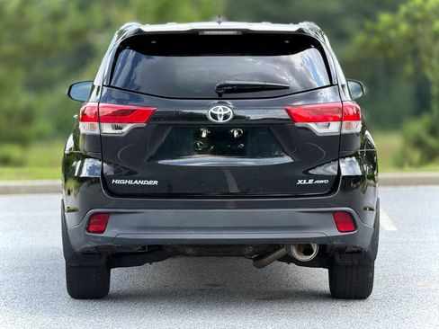 Used 2019 Toyota Highlander XLE AWD/4WD image 6