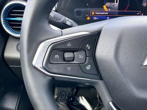 Used 2025 Chevrolet Trax LT w/ LT Convenience Package FWD image 21