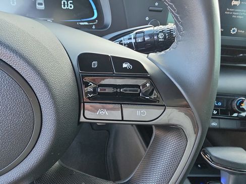 Used 2025 Hyundai Elantra Sport FWD image 23