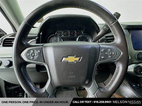 Used 2018 Chevrolet Suburban LT image 11