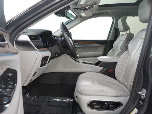 Used 2021 Jeep Grand Cherokee L Summit w/ Advanced Protech Group IV image 23