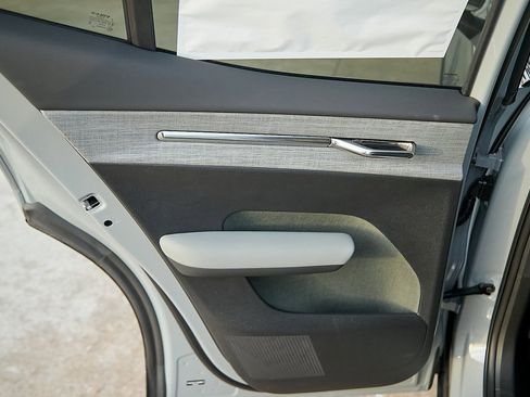 New 2026 Volvo EX30 Cross Country Ultra image 19