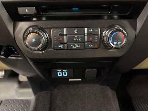 Used 2016 Ford F150 XLT w/ Equipment Group 302A Luxury AWD/4WD image 14
