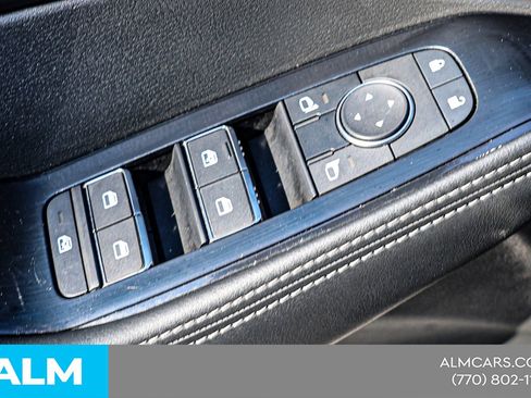 Used 2023 Nissan Rogue SL image 39