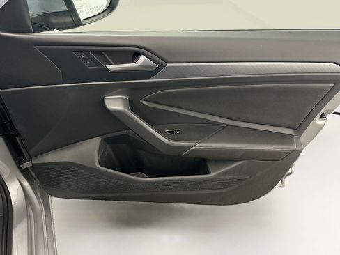 Used 2024 Volkswagen Jetta SE FWD image 32