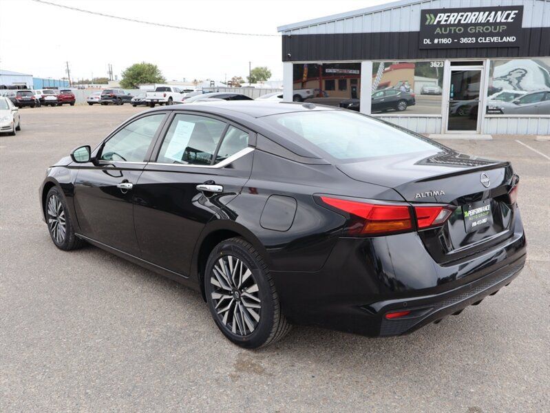 Used 2023 Nissan Altima 2.5 SV FWD image 5