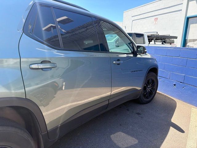Used 2023 Chevrolet Traverse LT w/ Midnight/Sport Edition FWD image 5
