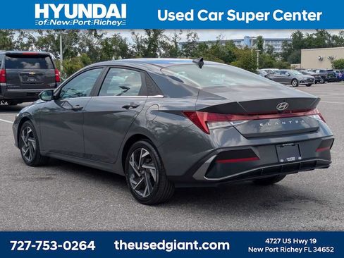 Certified 2024 Hyundai Elantra SEL w/ Convenience Package FWD image 3