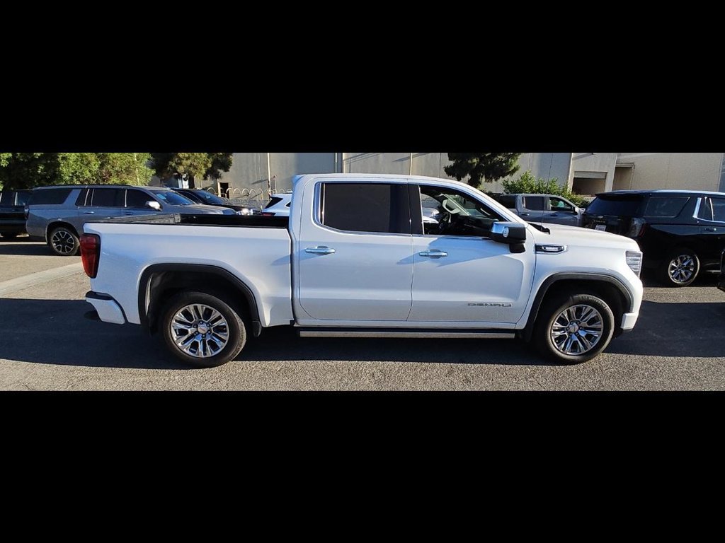 Used 2023 GMC Sierra 1500 Denali w/ Technology Package AWD/4WD image 8