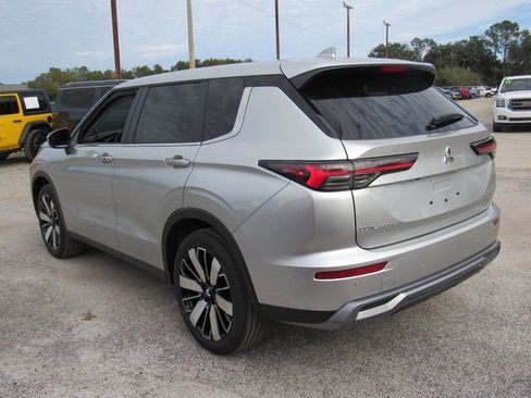New 2026 Mitsubishi Outlander SE FWD image 5