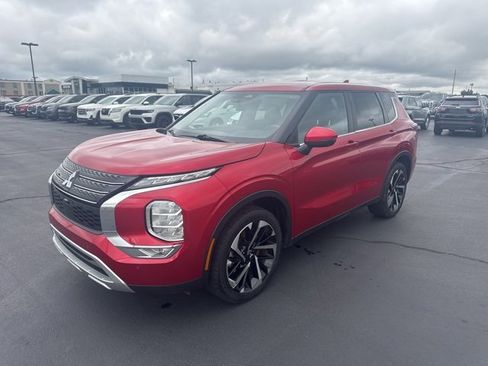 Used 2024 Mitsubishi Outlander FWD image 9