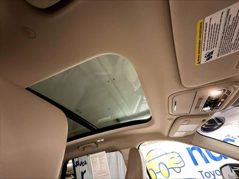 Used 2022 Lincoln Aviator Reserve w/ Elements Package Plus image 23