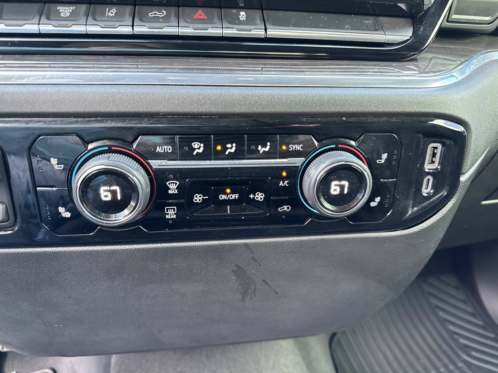 Used 2024 Chevrolet Silverado 2500 LTZ AWD/4WD image 26