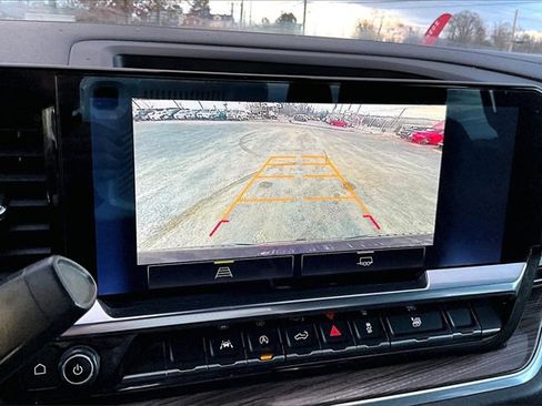 Used 2023 Chevrolet Silverado 1500 LT image 17