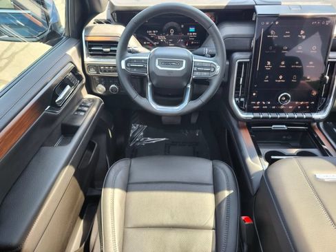 Used 2026 GMC Yukon XL Denali w/ Sun & Power Step Package AWD/4WD image 11