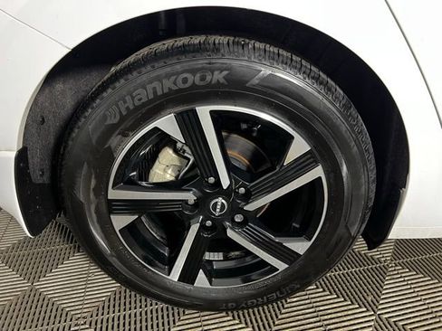 Used 2025 Nissan Sentra SV w/ All-Weather Package FWD image 31